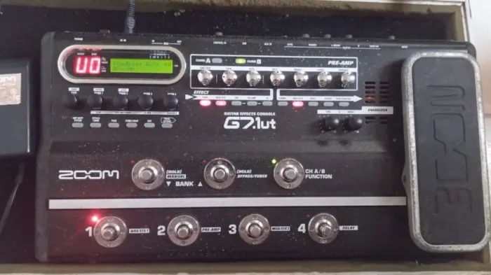 Pedaleira Zoom G7 + Case