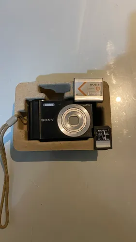 Sony Cyber-shot DSC-W800 Semi Nova + Bateria, Carregador e Cartão Sony 4GB