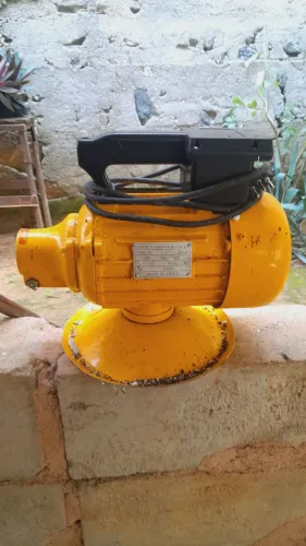 Vende vibrador de concreto