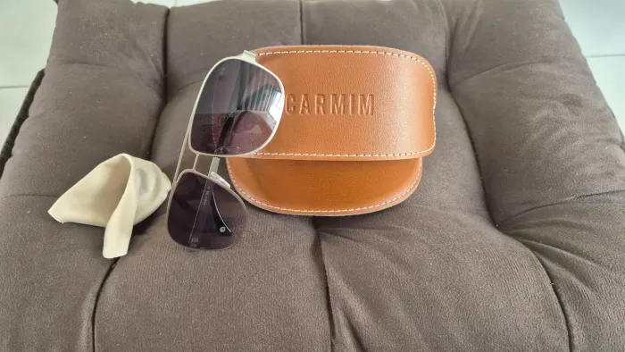 Óculos de sol degrade Masculino Carmin - NOVO