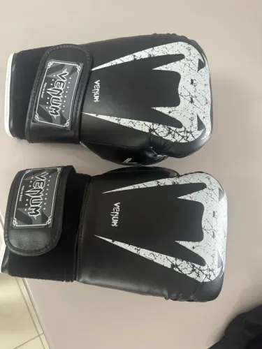 Luva de boxe e caneleiras
