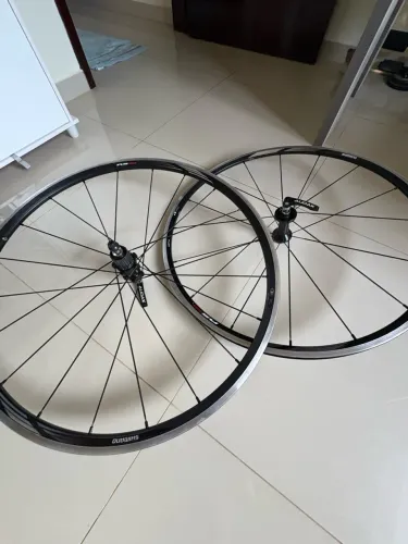 Rodas Shimano RS21