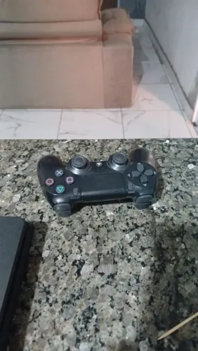 OPORTUNIDADE! Ps4 Slim + 2 controle originais , jogos instalados, todos os Cabo sem defeit