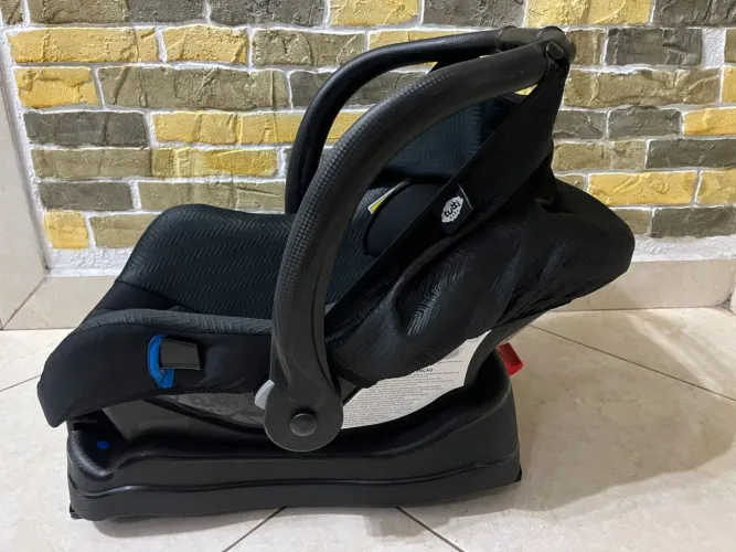 (ACEITO TROCA  POR TV )Bebê Conforto Com Base Ello Cadeirinha Tutti Baby Cinza
