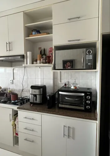 Móveis para cozinha - inclui mesa e cadeiras