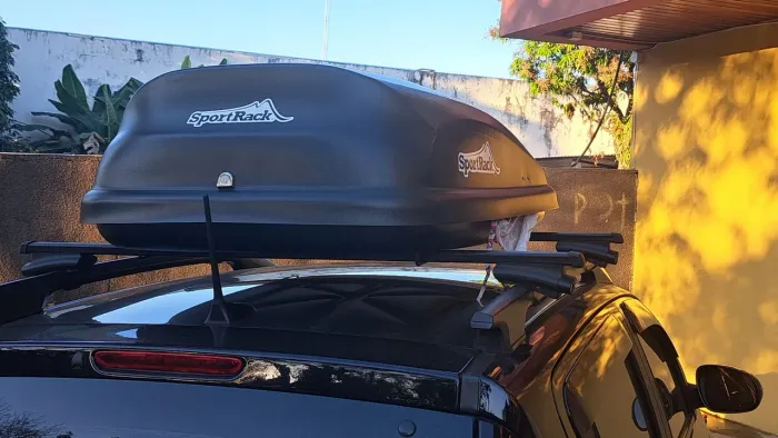 Bagageiro de teto, 340l com chave se tiver interesse vendo as duas barras por fora.