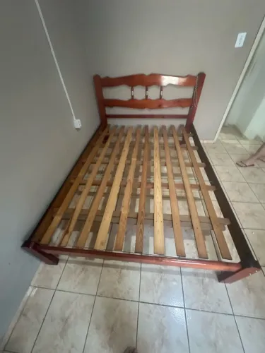 Vende-se Cama de casal