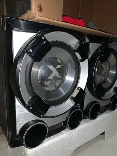 No máximo $500   2 caixa de som de graves LG X METAL BASS muito potente 