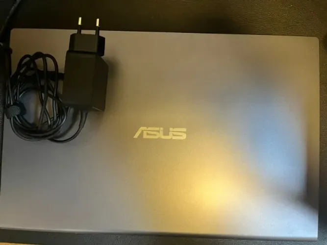 Notebook ASUS VivoBook 15 i5 10ª Geração - 8GB RAM - SSD 256GB (Impecável)
