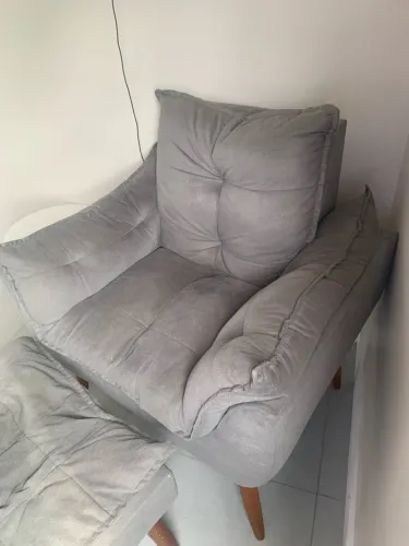 Sofá grande e duas poltronas