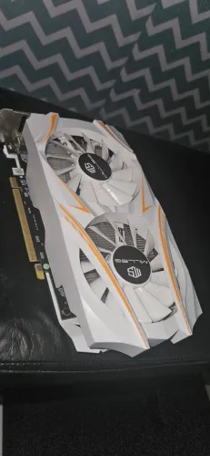 (Vendo ou troco) RX 5500XT 8GB Branca - Rara e Conservada