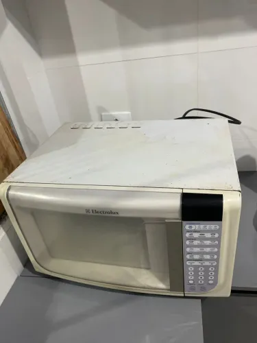 Vendo Microondas semi novo 