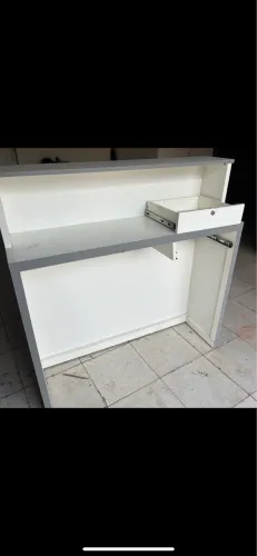 Balcão MDF para loja de roupa 