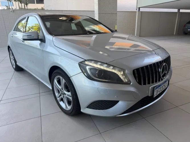 Mercedes-Benz Classe A 200 1.6 TB 16V Urban 156cv Aut. 2014