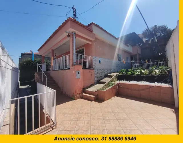 VENDO 2 MARAVILHOSAS CASAS TÉRREAS 2 e 3qts 296,61m² lote 360m² Bairro JARDIM COMERCIARIOS