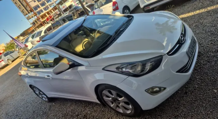 Hyundai Elantra GLS 1.8 16V Aut. 2012