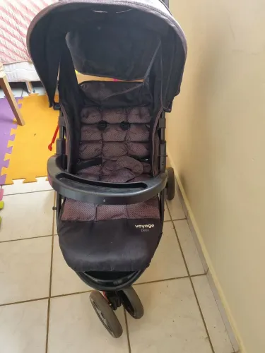 Carinho e bebe conforto bom estado