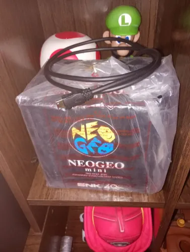 Neogeo Mini na caixa Vendo ou Troco