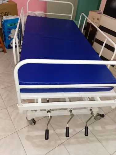 Cama hospitalar 3 manivelas