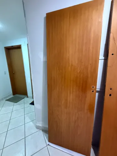 Vendo porta de 2,10 X 70