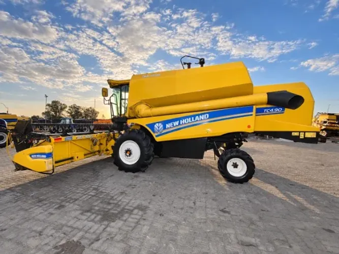 Colheitadeira TC4.90 New Holland, PL20 Flexível ano 2022