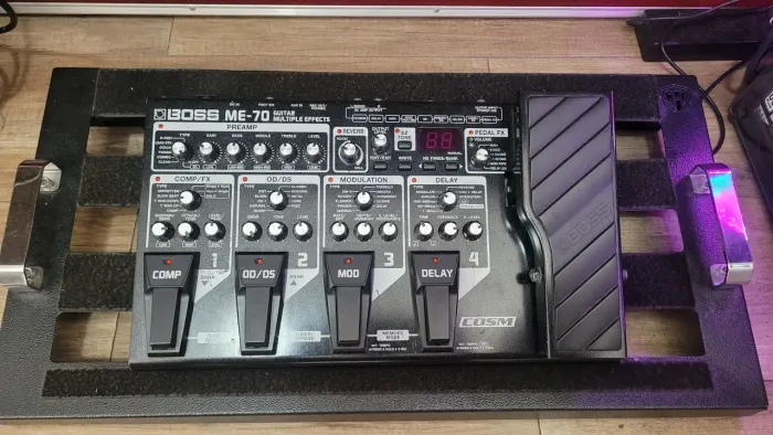 Pedaleira Boss ME-70