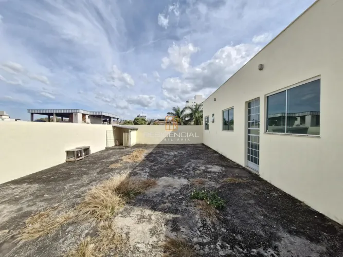 CASA A VENDA NO B. BOM PASTOR 02 QUARTOS, SALA, COZINHA, QUINTAL E 02 VAGAS