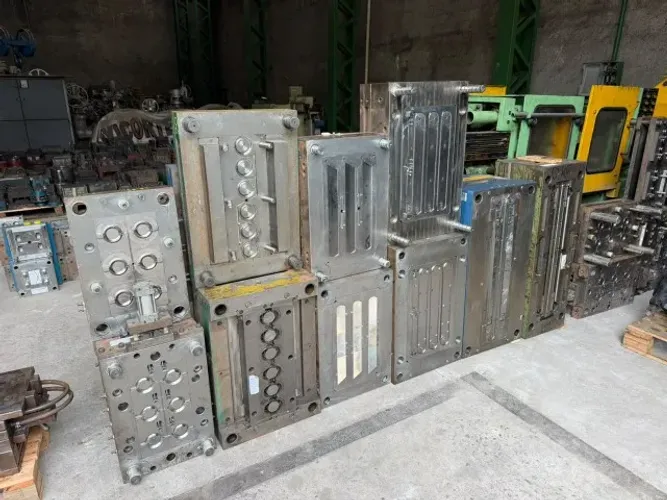 COMPRA E VENDA DE MOLDES PARA INJEÇÃO PLÁSTICA