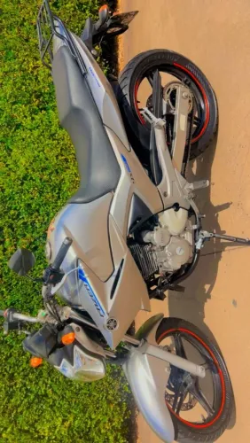 MOTO FAZER 250