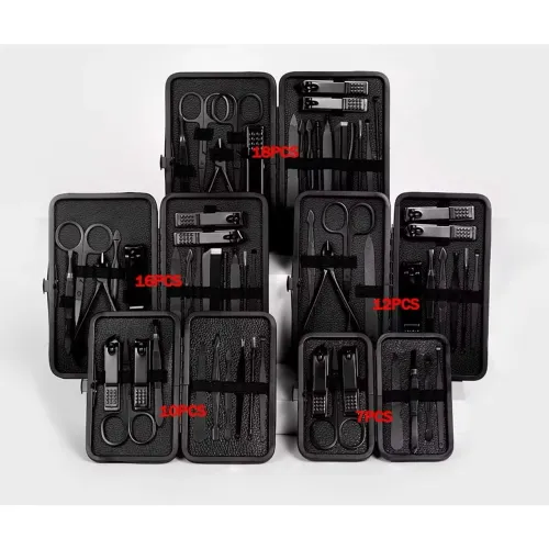 Kit com 7 peças cuidados com as unhas.