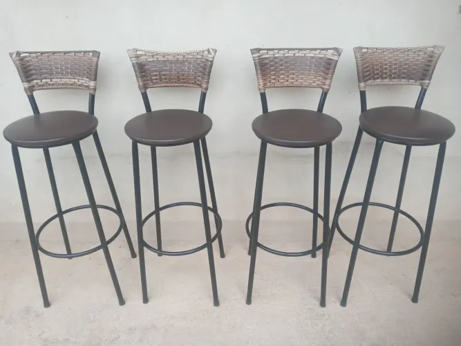 Banquetas novinhas