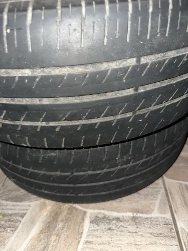 Vendo 2 pneus remoud aro 17