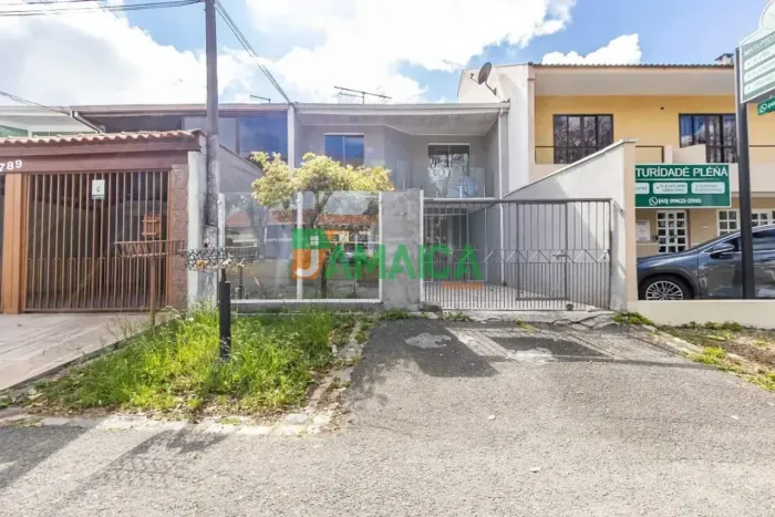 Sobrado Residencial e Comercial para Locação -143m², 3 quartos- Rua Professor João Doetzer