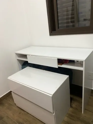DOAÇÃO - MESA E GAVETEIRO