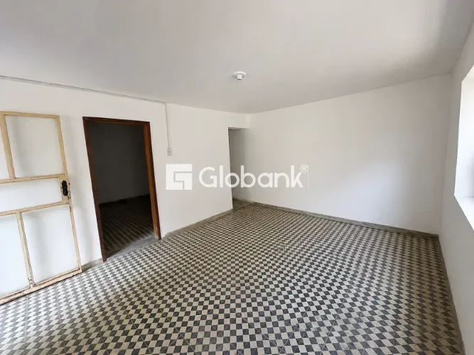 Kitnet estilo barracão para aluguel em Montes Claros-MG