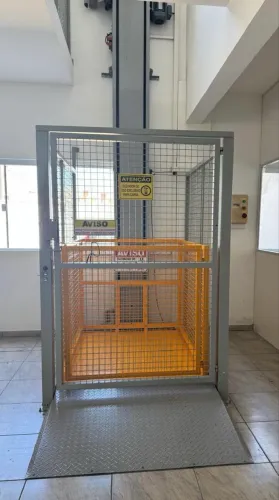 Elevador Monta-Carga Industrial Box Car 500kg - Estado de Novo!