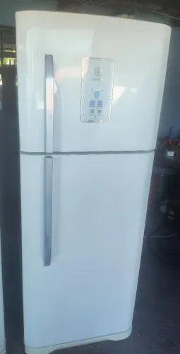 Geladeira Electrolux Frost Free com painel digital ENTREGO