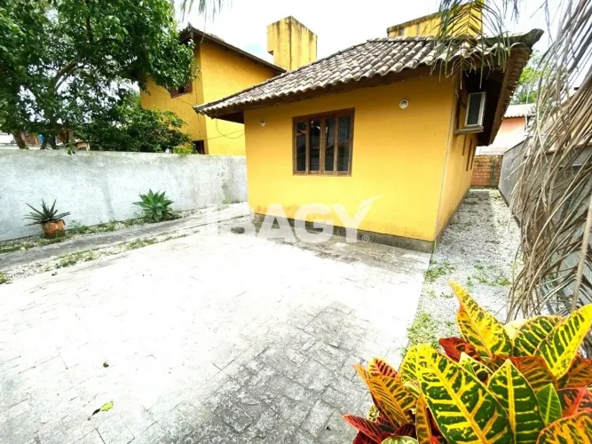 Excelente Casa 2 dormitório(s) em Rio Tavares - Florianópolis