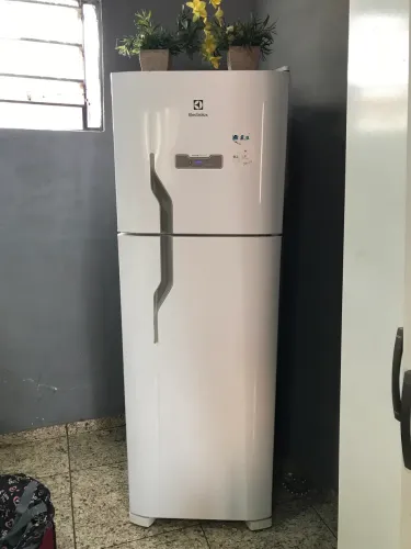 Vendo Geladeira Grande Eletrolux Froest Freee
