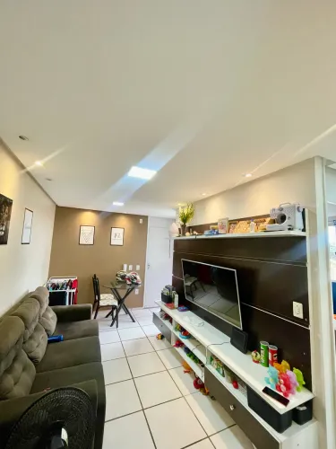 Conquista Aleixo / 02 quartos com suíte / Próximo ao Sesi 