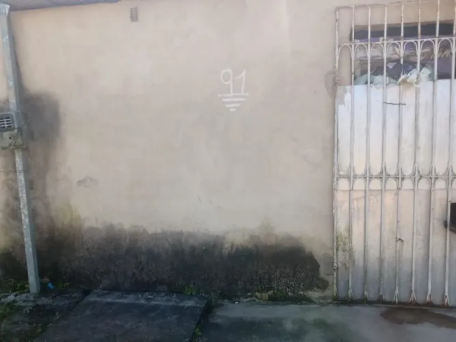 Vende-se está casa
