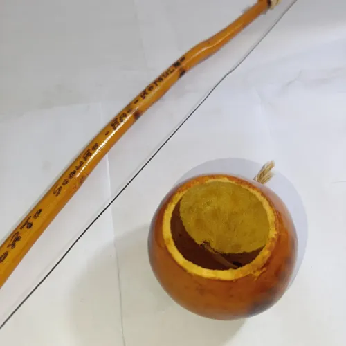 Berimbau em Madeira Envernizada de Porto Seguro Bahia 75cm