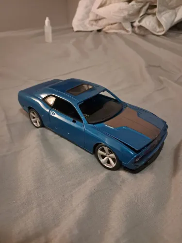 Miniatura Dodge Challenger 1/24 Azul Claro