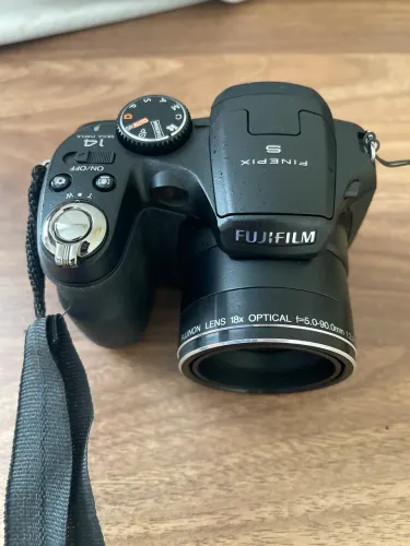 Camera ? Fujifilm FinepixS2950