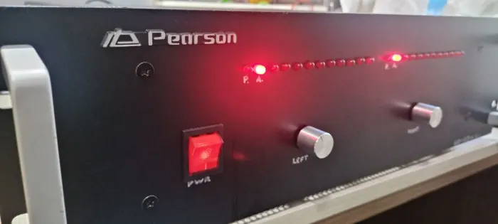 Potência Pearson RT 200 com visual vintage