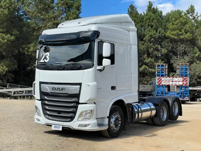 DAF XF FTS 480 6X2 ANO 2023 - COM 351 MIL KM - DEFLETOR DE AR + CHAPEU - REPASSE