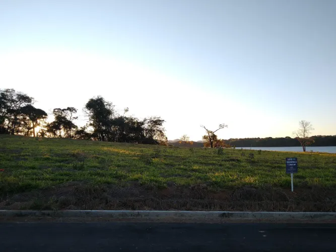 OPORTUNIDADE ! LOTE NA BEIRA D'ÁGUA NO MELHOR ESPELHO D'ÁGUA DA REGIÃO. PREÇO DE OCASIÃO