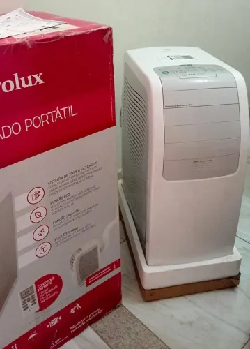Ar condicionado portátil Eletrolux de 10.000 BTUs