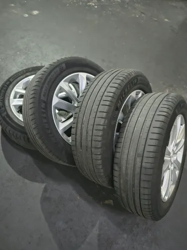 Jogo de rodas aro 18" Equinox