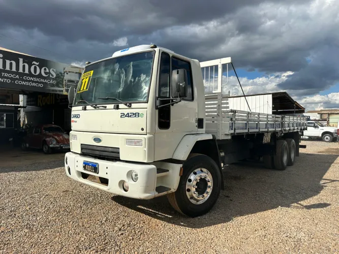 Ford Cargo 2428 ano:2011 ar condicionado 2*Dono 